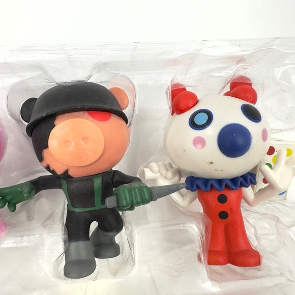 Roblox Piggy Collectible Figure Pack Series 1 Set of 6 Lot Bundle 3 Inch Toys - Picture 3 of 8